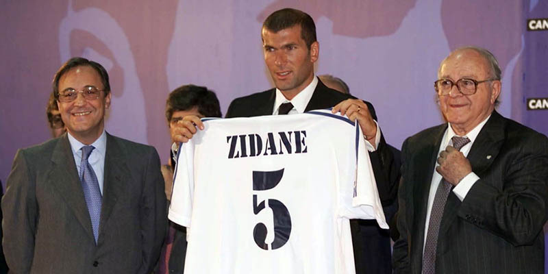 Zidane là bản hợp đồng chuyển nhượng đắt giá đời đầu