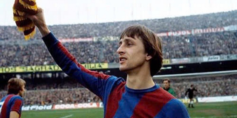 “Thánh” Johan Cruyff là người đã mang đến thành công cho Barcelona